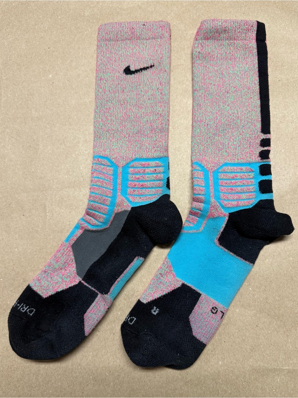 Nike HyperElite Crew L Large Multi Color Menโs 8-12 Basketball Socks Cushion!